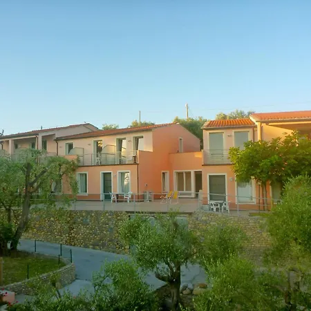Apartment Borgoverde-3 By Interhome